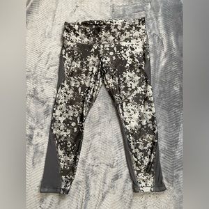 Under Armour Compression Printed Crop Legging Gray XL